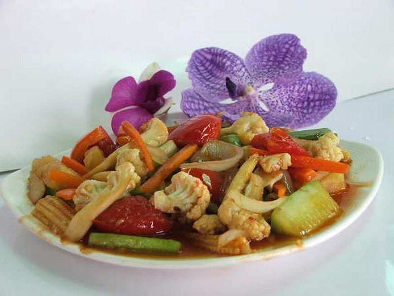Sweet and sour mixed vegetables (Priew-Wan)